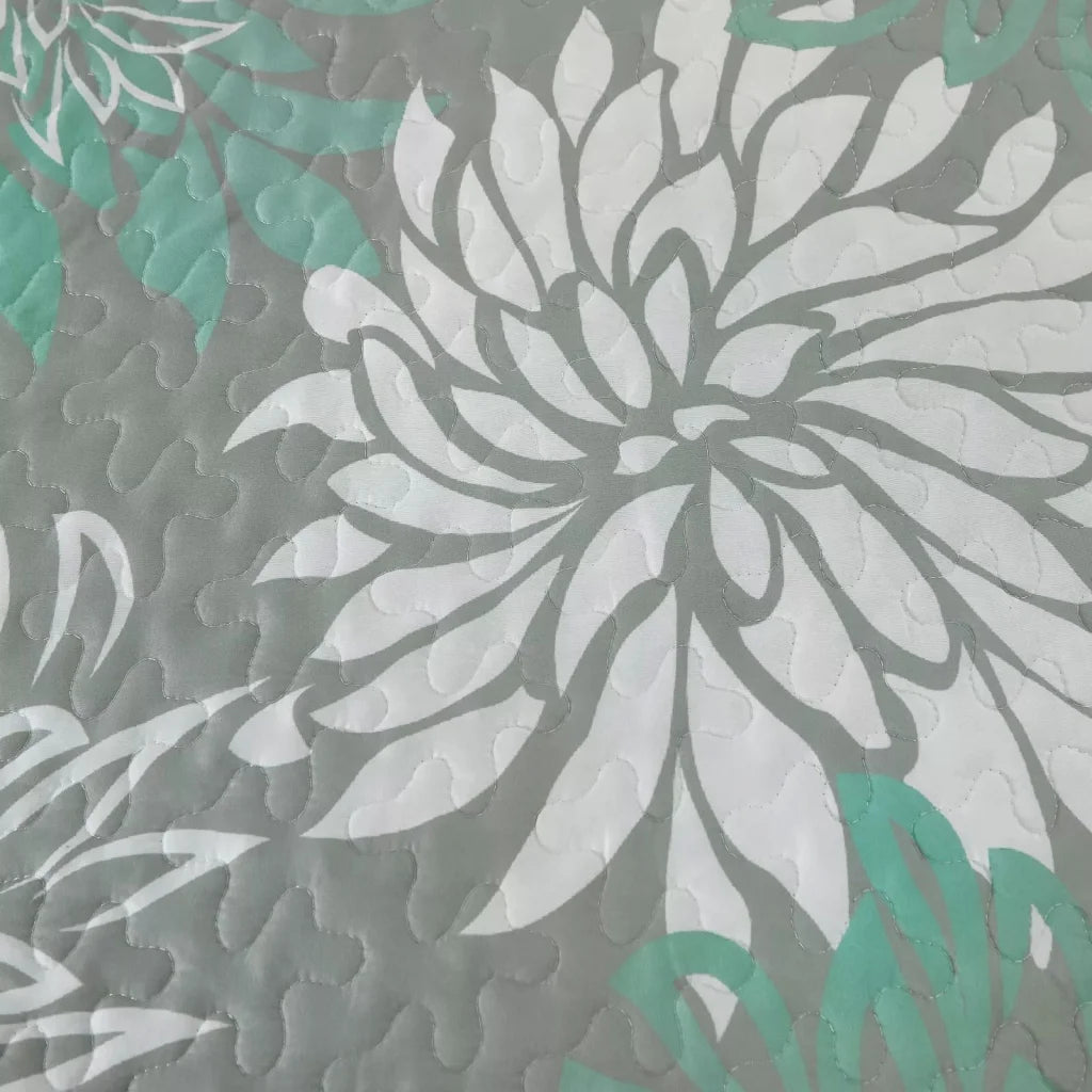 Elegant Quilted Bedspread & Pillowcases Set - Infuse