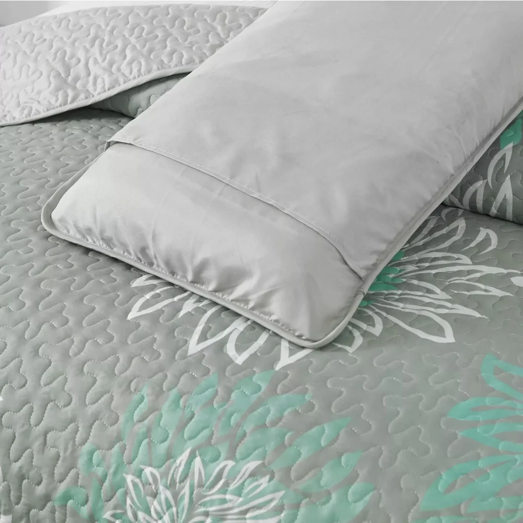 Elegant Quilted Bedspread & Pillowcases Set - Infuse