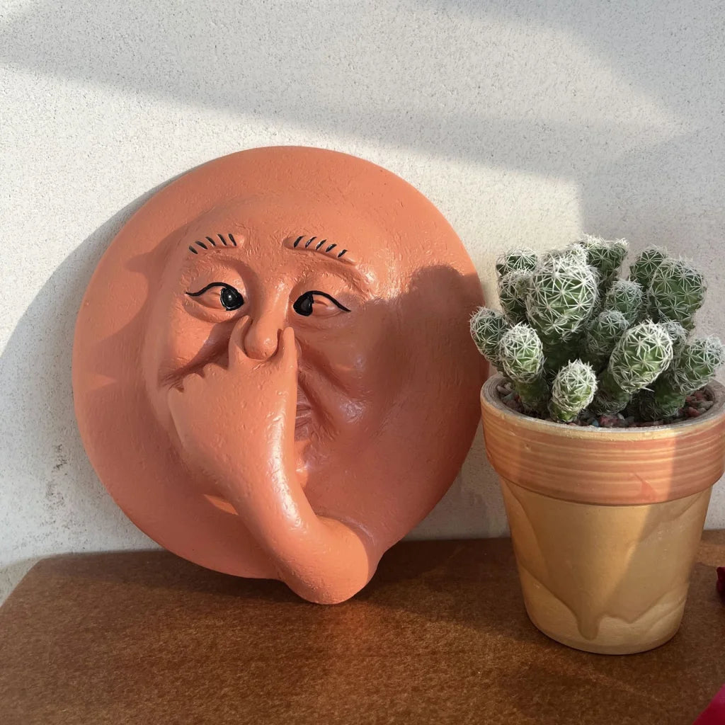 Funny Hand-Face Clay Wall Decor - Resin Humorous Statue