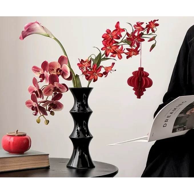 Glossy Black Ceramic Vase - Unique Bamboo-Look Design