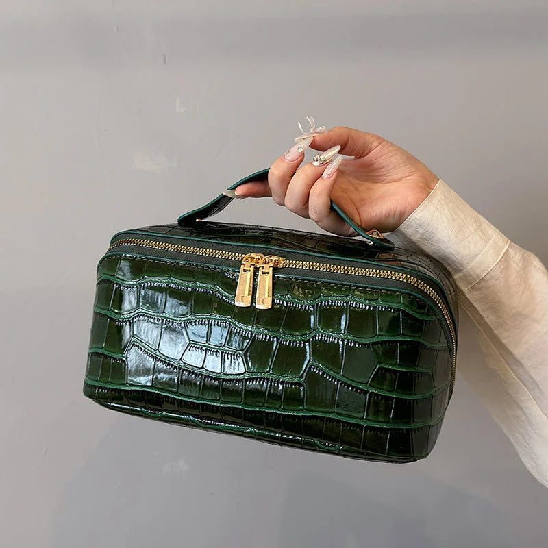 Green Chic Croc-Embossed Travel Makeup Case Large Capacity