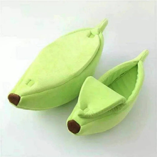Green Cozy Banana Peel Pet Bed - Plush & Warm Cave House