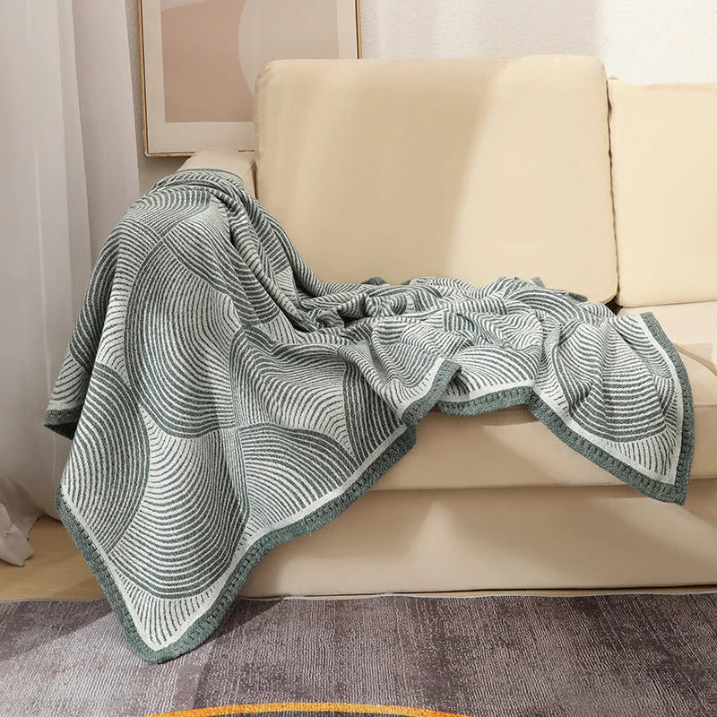 Green Luxurious Paisley Jacquard Throw Blanket - Soft Wool