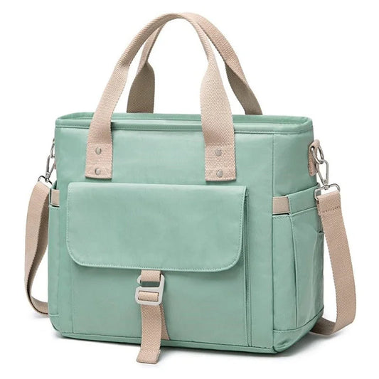 Green Spacious Insulated Lunch Bag - Wide Open Design