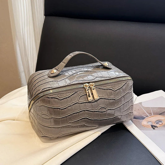 Grey Chic Croc-Embossed Travel Makeup Case Large Capacity