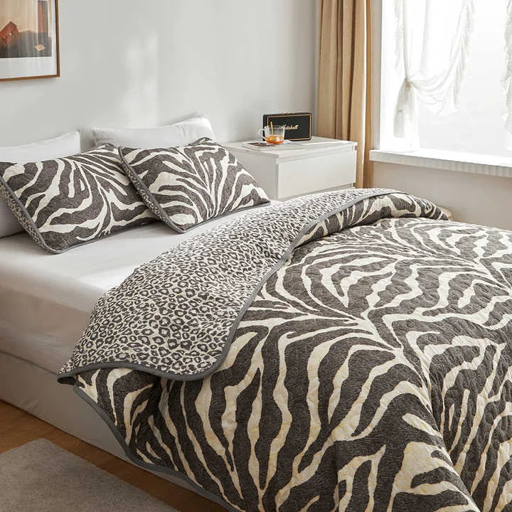 Grey Leopard Pattern 3-Piece Polyester Duvet Cover Set