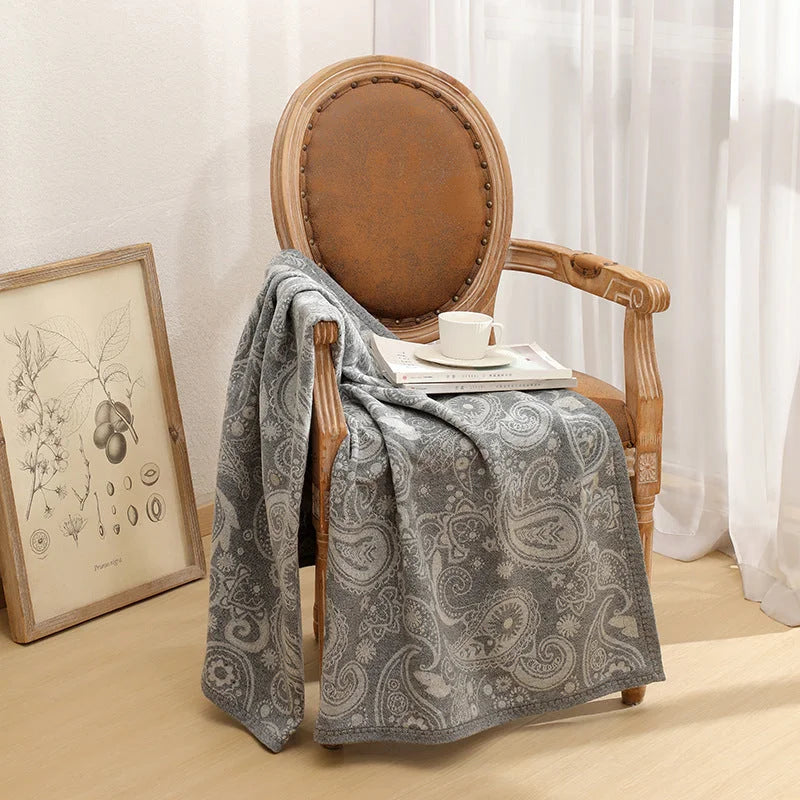 Grey Luxurious Paisley Jacquard Throw Blanket - Soft Wool
