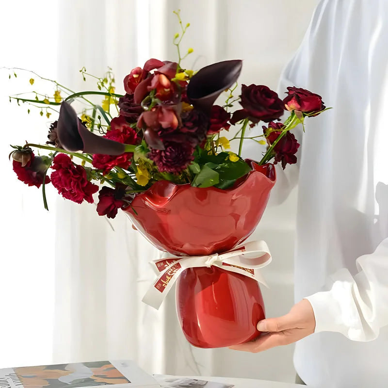 Handcrafted Minimalist Ceramic Vase - Artistic Home Decor