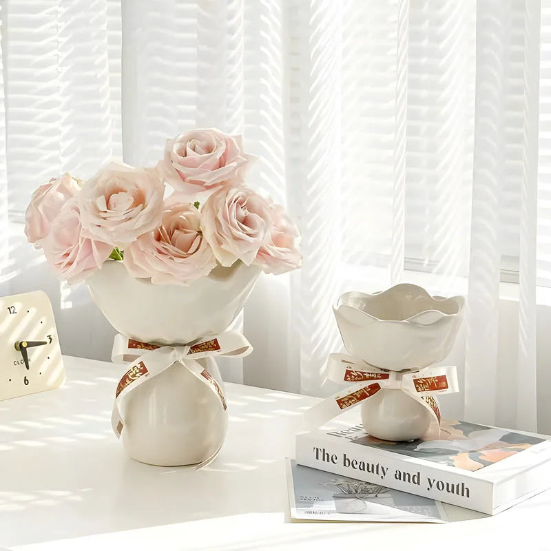 Handcrafted Minimalist Ceramic Vase - Artistic Home Decor