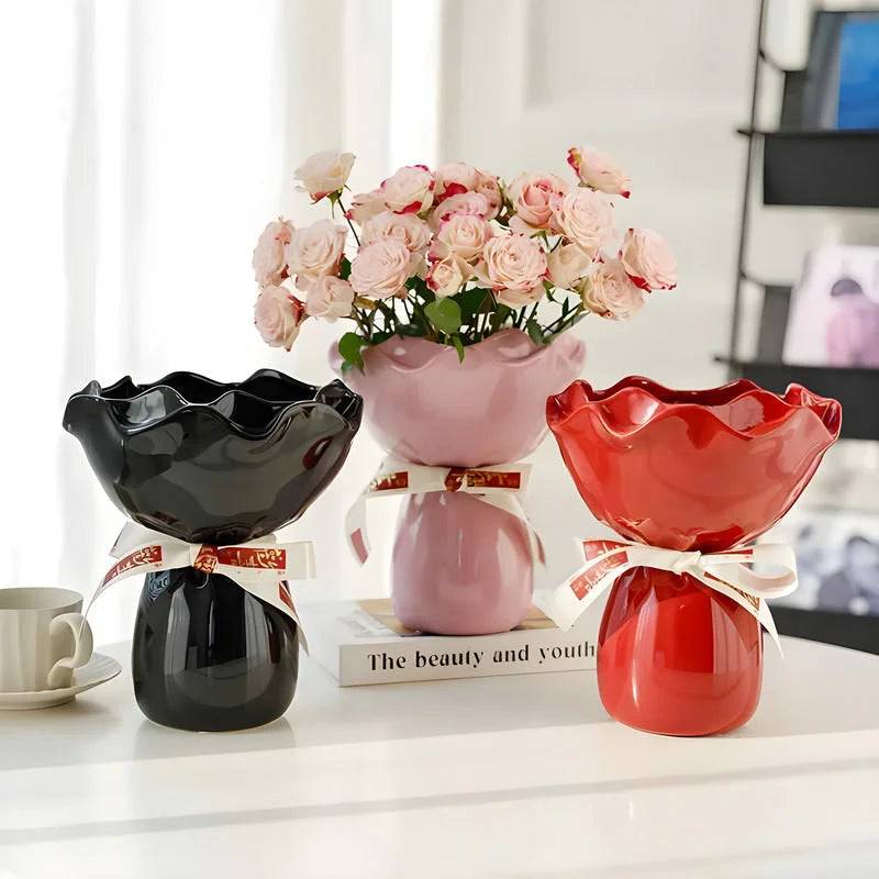 Handcrafted Minimalist Ceramic Vase - Artistic Home Decor