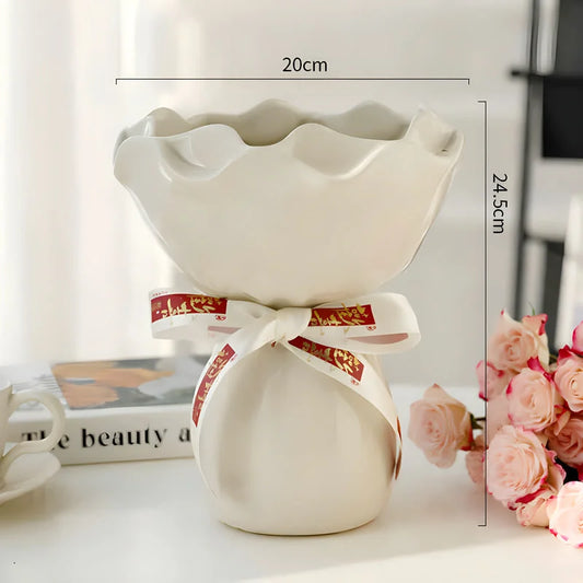Handcrafted Minimalist Ceramic Vase - Artistic Home Decor