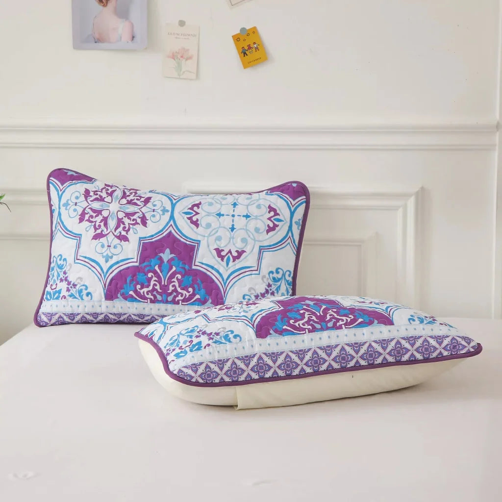 Handsome Quilted Bedspread & Pillowcases Set - Strong