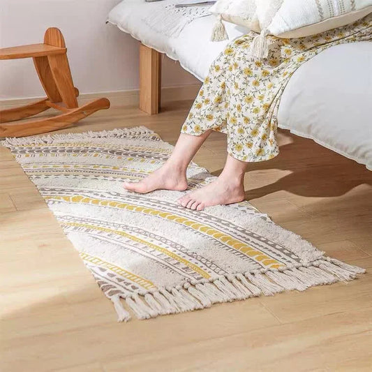 Handwoven Cotton Tassel Floor Rug for Bedroom or Living