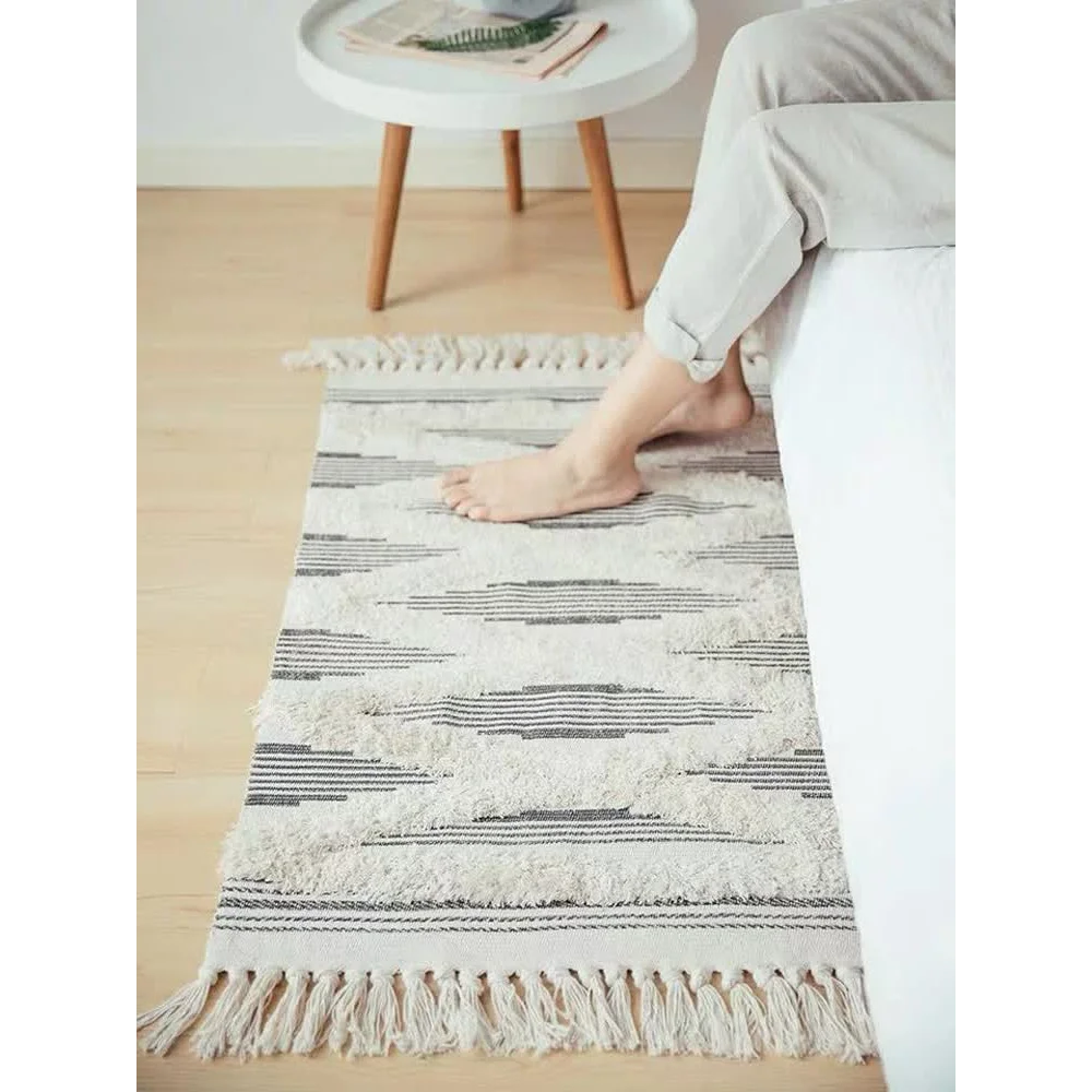 Handwoven Cotton Tassel Floor Rug for Bedroom or Living