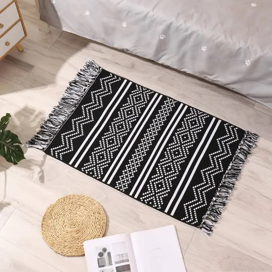 Handwoven Cotton Tassel Floor Rug for Bedroom or Living