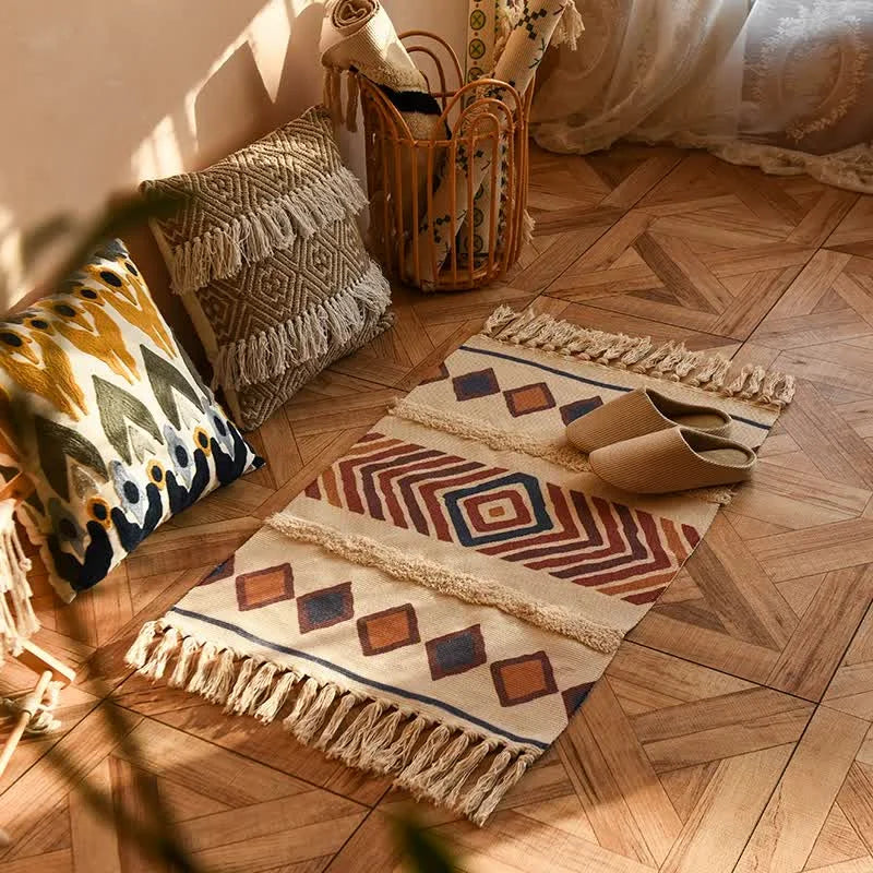 Handwoven Cotton Tassel Floor Rug for Bedroom or Living
