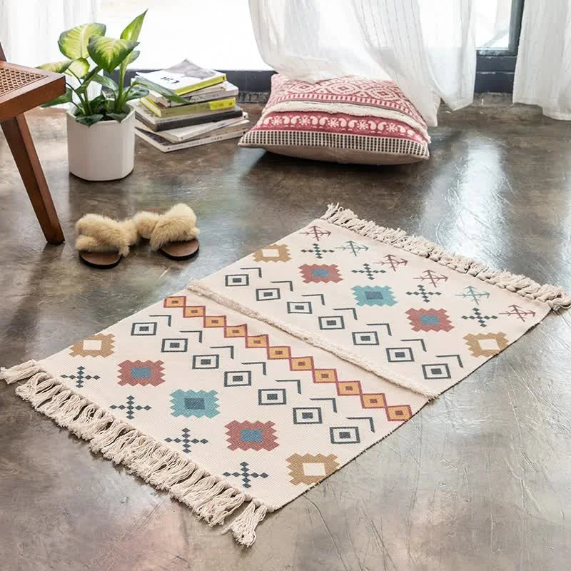 Handwoven Cotton Tassel Floor Rug for Bedroom or Living