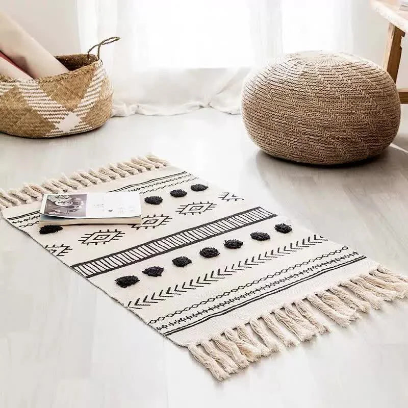 Handwoven Cotton Tassel Floor Rug for Bedroom or Living