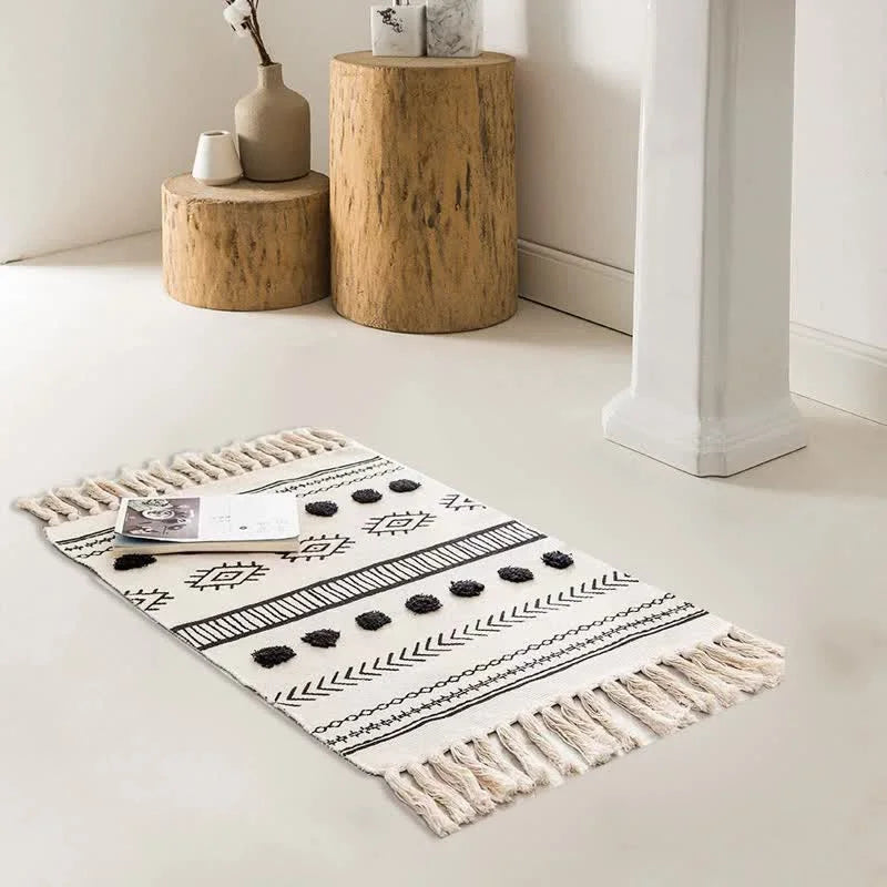 Handwoven Cotton Tassel Floor Rug for Bedroom or Living