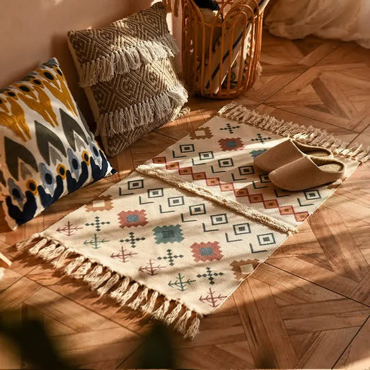 Handwoven Cotton Tassel Floor Rug for Bedroom or Living