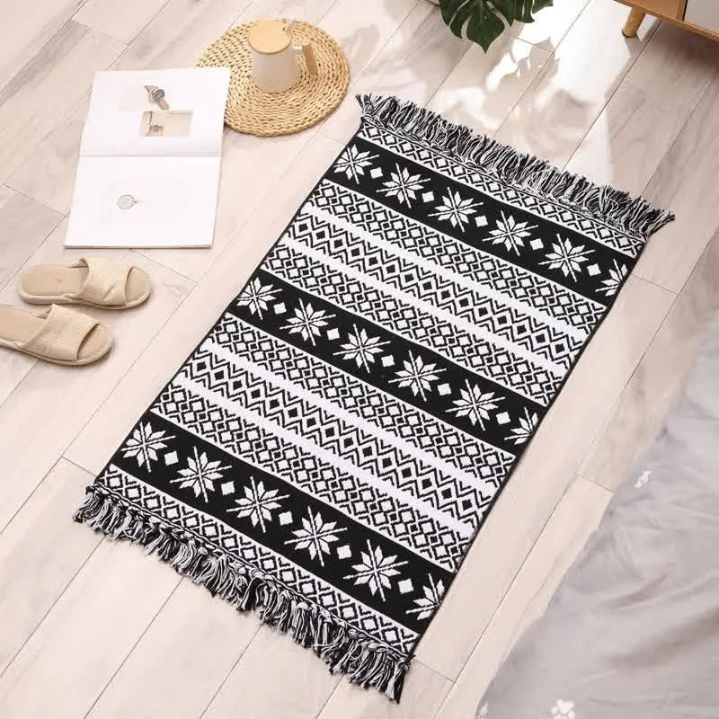 Handwoven Cotton Tassel Floor Rug for Bedroom or Living