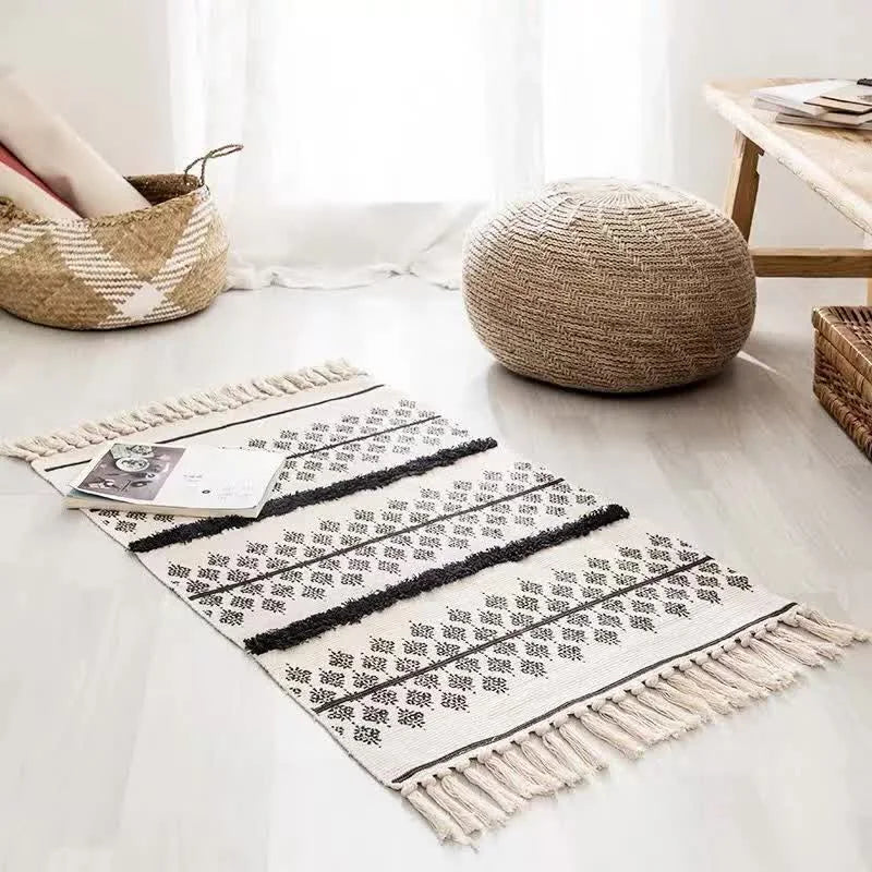Handwoven Cotton Tassel Floor Rug for Bedroom or Living