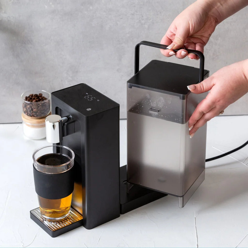 3l instant water dispenser with fitted edges and product hardware