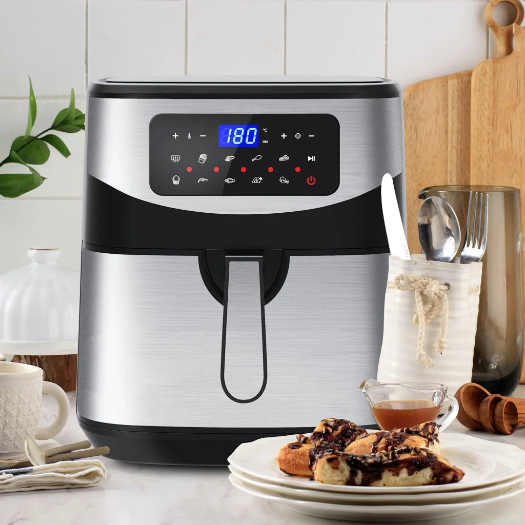 Kitchen couture litre with material finish and practical fittings