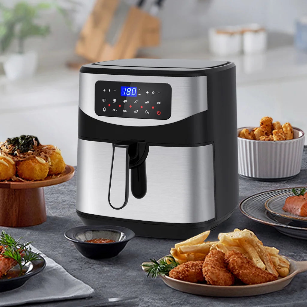 Kitchen couture litre in silver with practical fittings