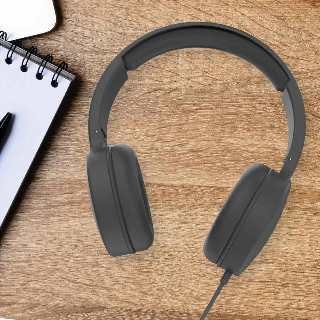 Black 40mm laser wired headphones with tabletop context and item shape