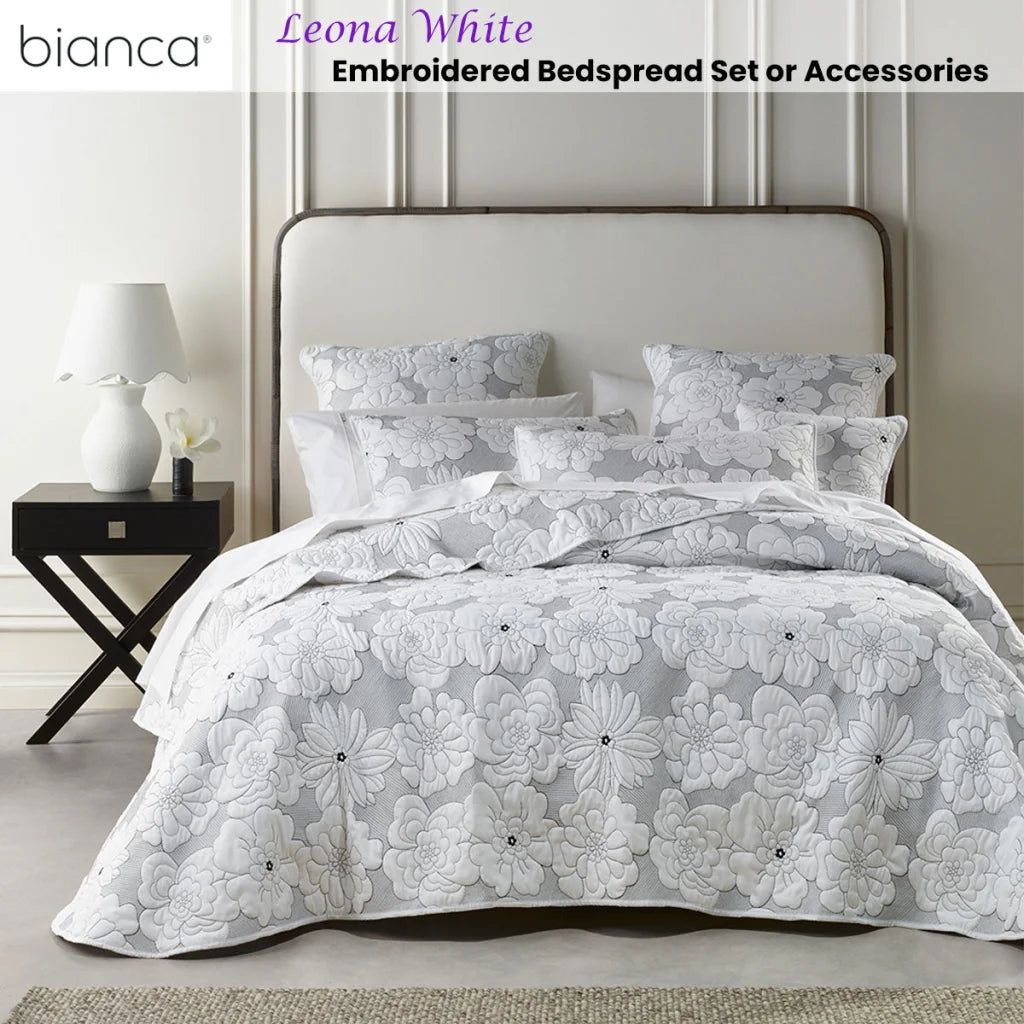 Leona White 4-Piece Bedspread Set - King - Home & Garden