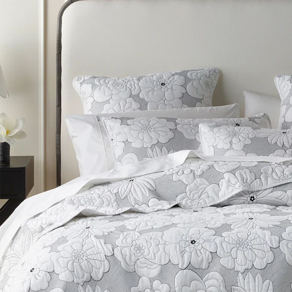 Leona White 4-Piece Bedspread Set - King - Home & Garden