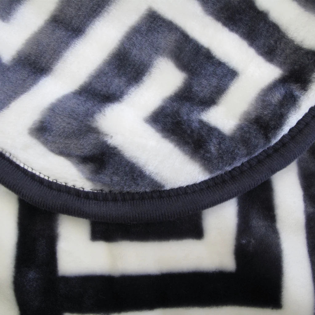 Mink Blanket Bloomington 800GSM Greek Key Charcoal Winter