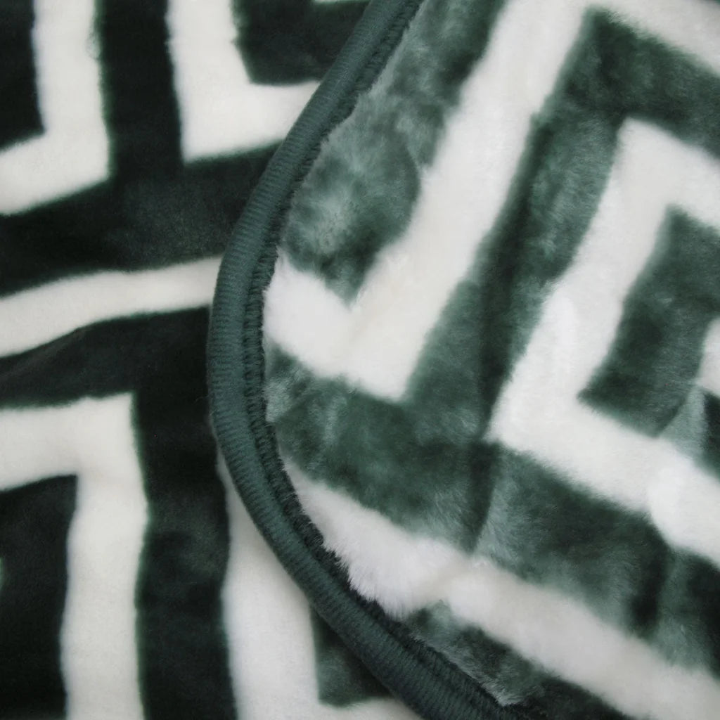 Mink Blanket Bloomington 800GSM Greek Key Green Winter