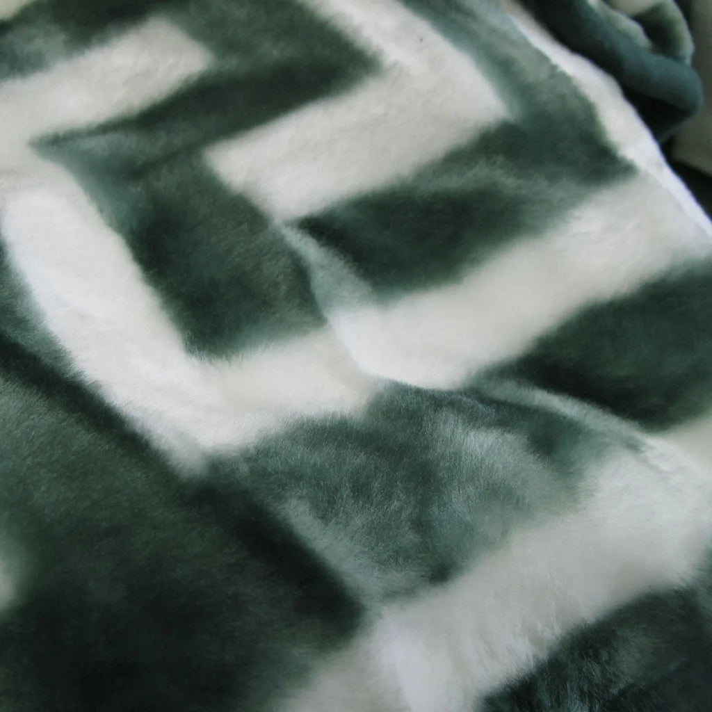 Mink Blanket Bloomington 800GSM Greek Key Green Winter