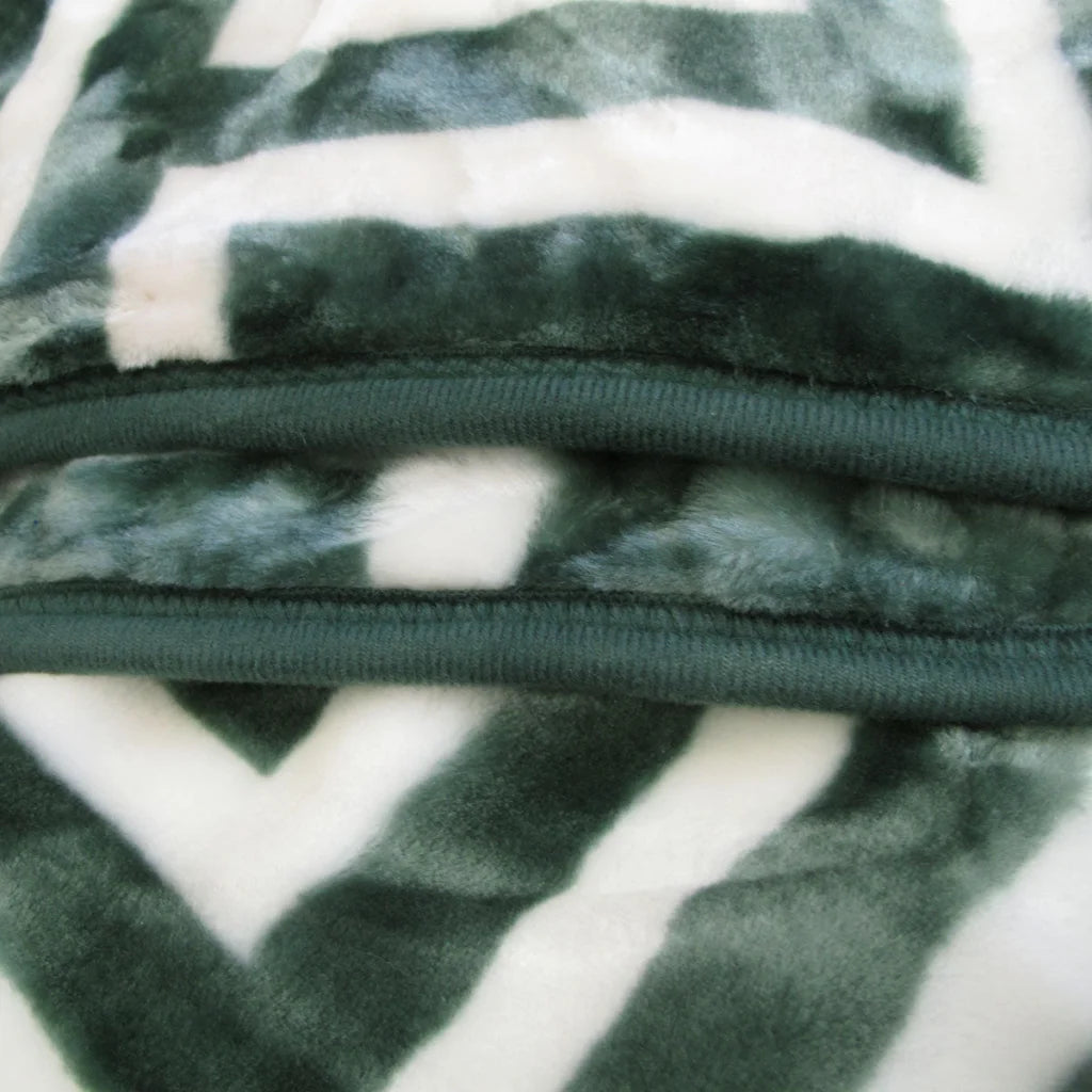 Mink Blanket Bloomington 800GSM Greek Key Green Winter