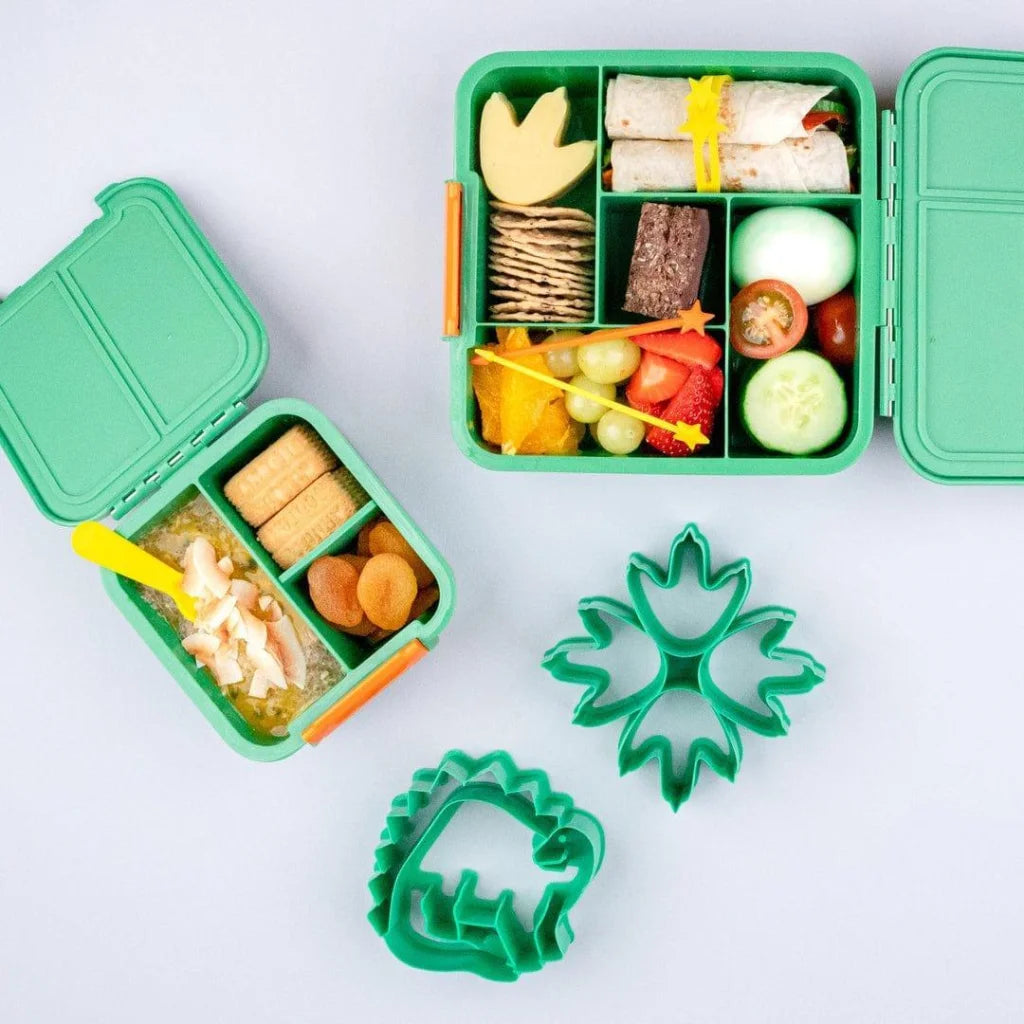 MONTII.CO Lunch Punch Sandwich Cutters | Dinosaurs-1973194230864154626