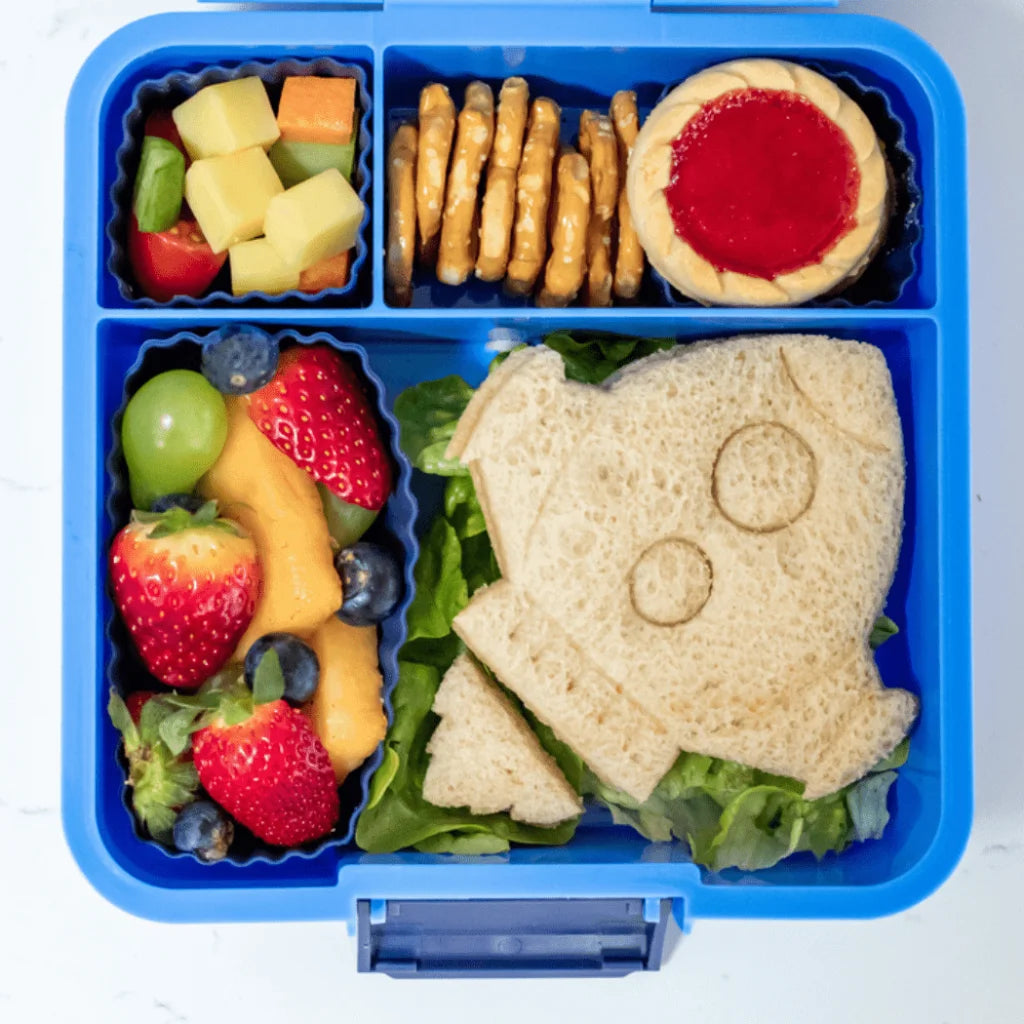 MONTII.CO Lunch Punch Sandwich Cutters | Space-1973194231602352137