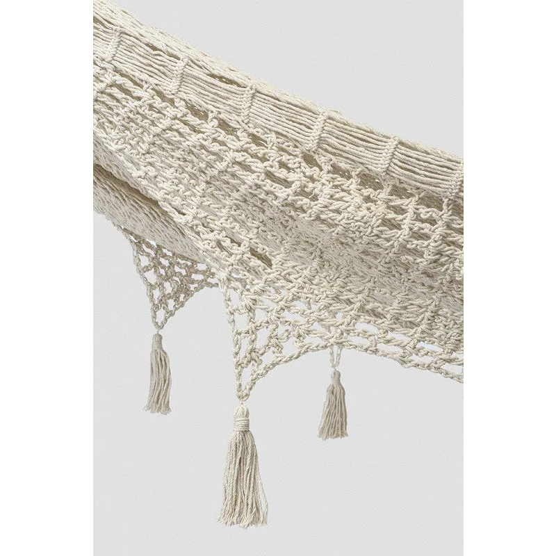 Outdoor undercover cotton Mayan Legacy hammock with hand