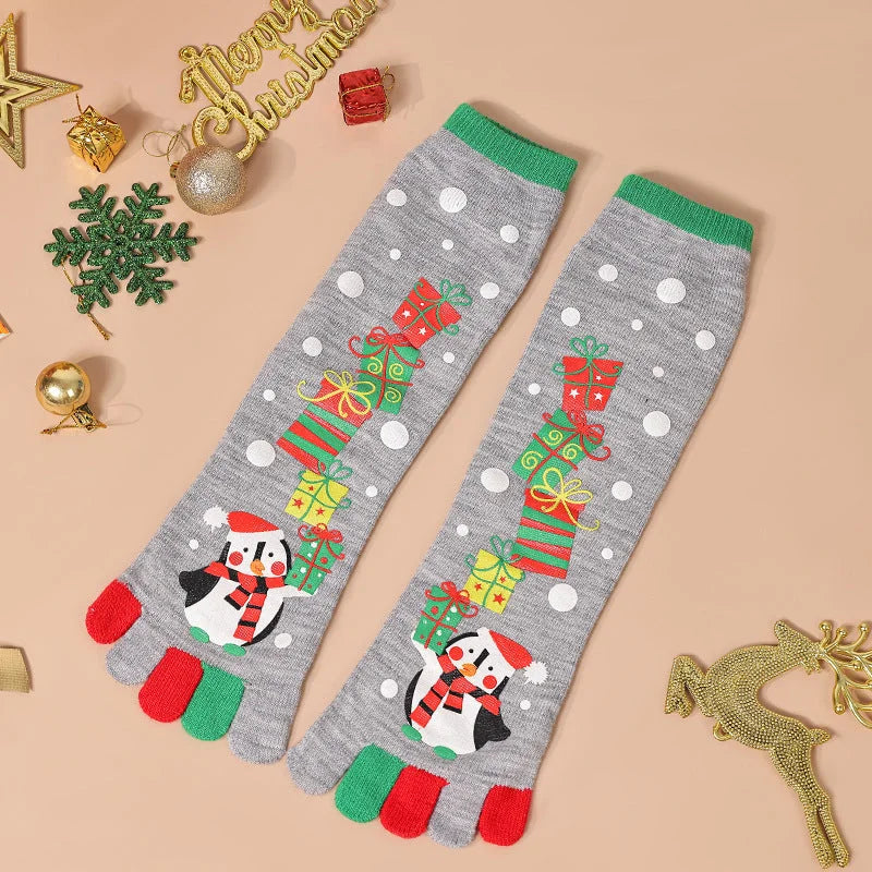 Penguin Christmas tabi socks with gift tower design women’s