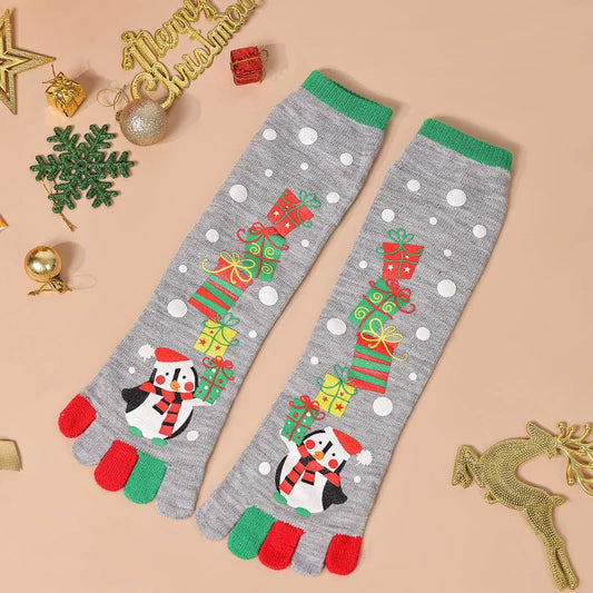 Penguin Christmas tabi socks with gift tower design women’s