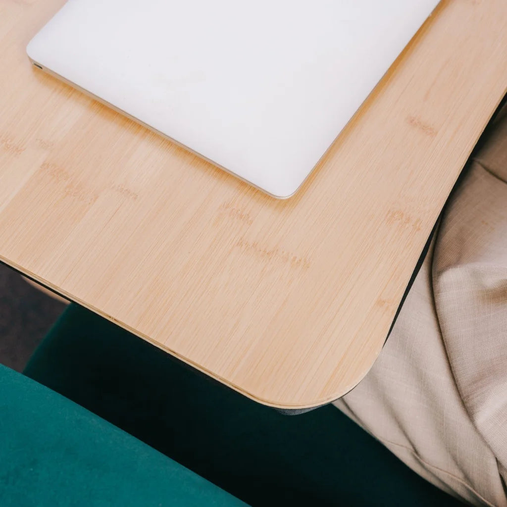 Portable laptop table with storage shelves and support legs
