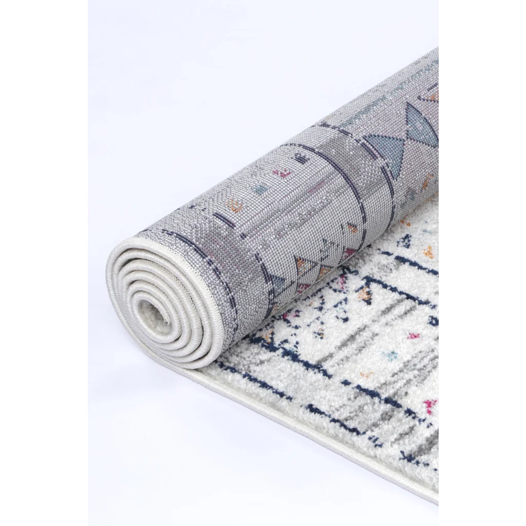 Grey 280x380 floor rug with patterned floor design