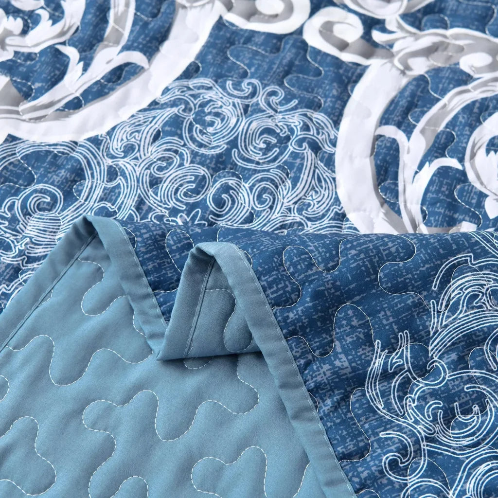 Quilted Bedspread & Pillowcases Set - Alluring Luxurious