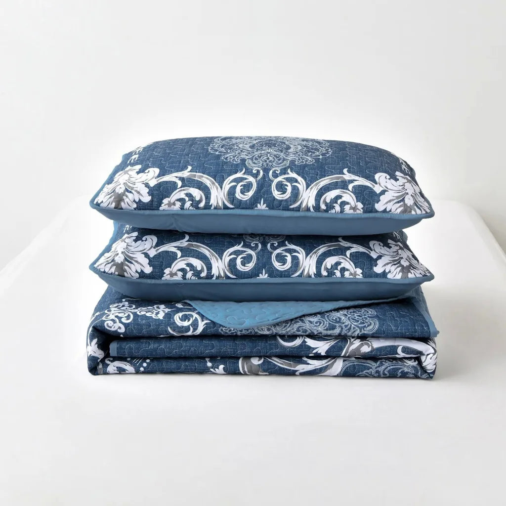 Quilted Bedspread & Pillowcases Set - Alluring Luxurious