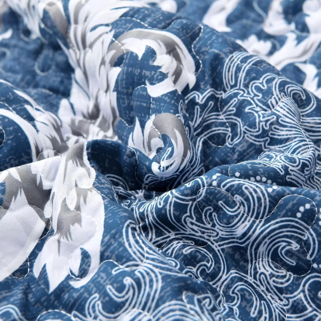 Quilted Bedspread & Pillowcases Set - Alluring Luxurious