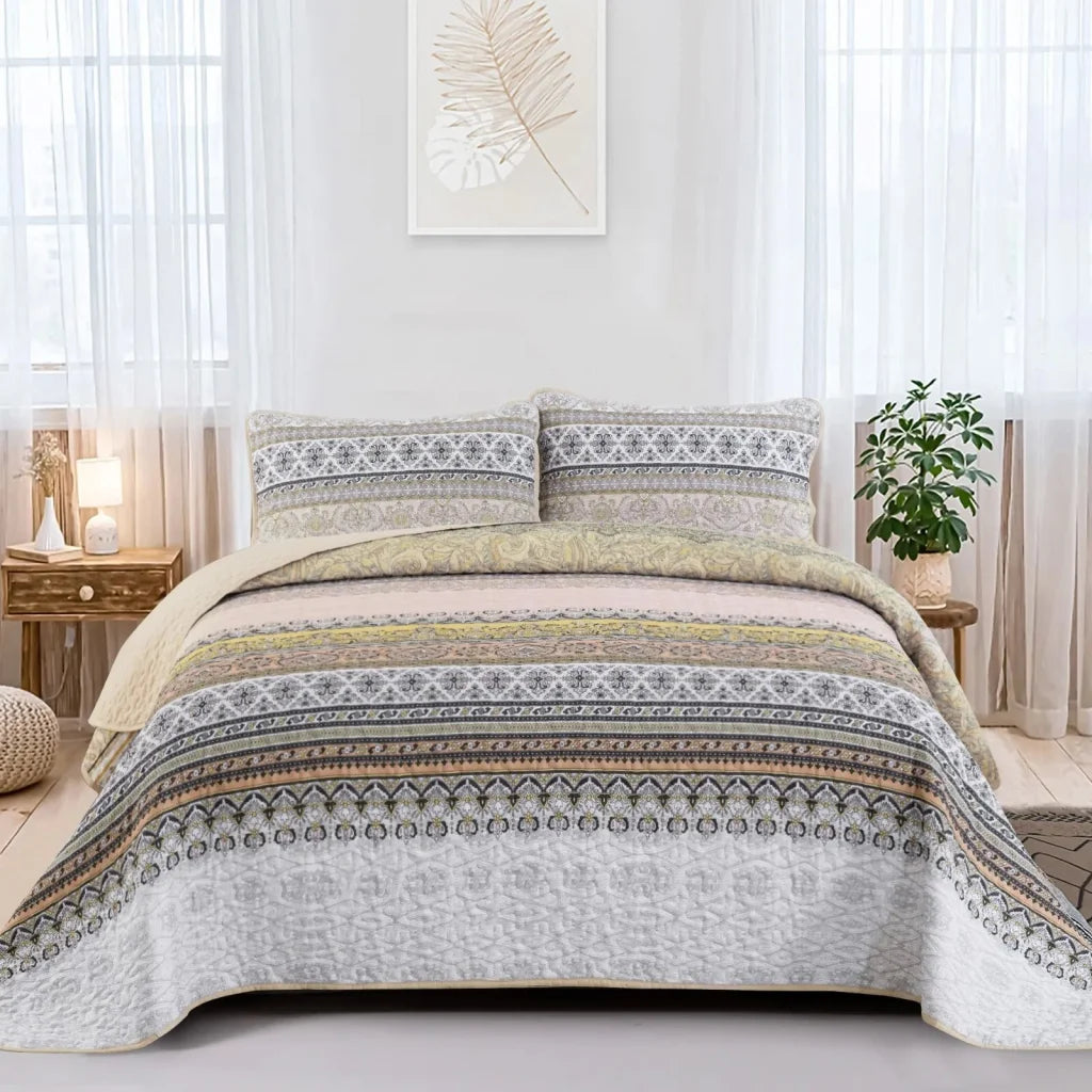 Quilted Bedspread & Pillowcases Set - Crafted Skilled