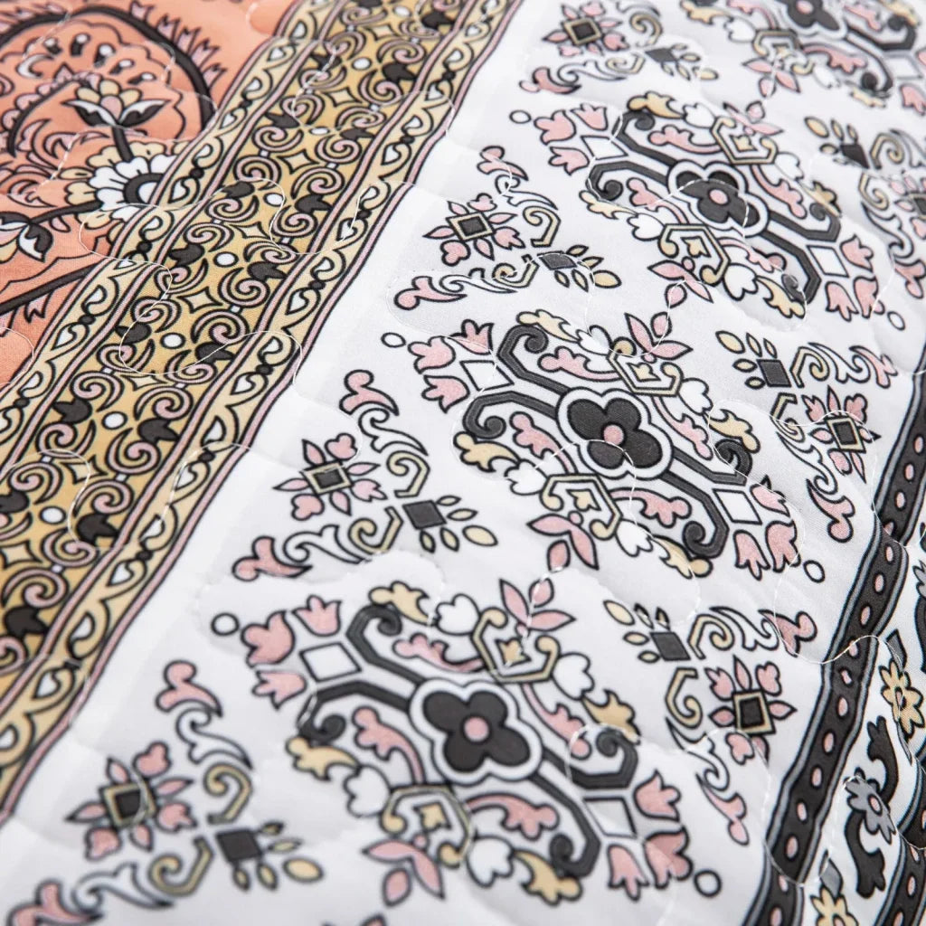 Quilted Bedspread & Pillowcases Set - Crafted Skilled