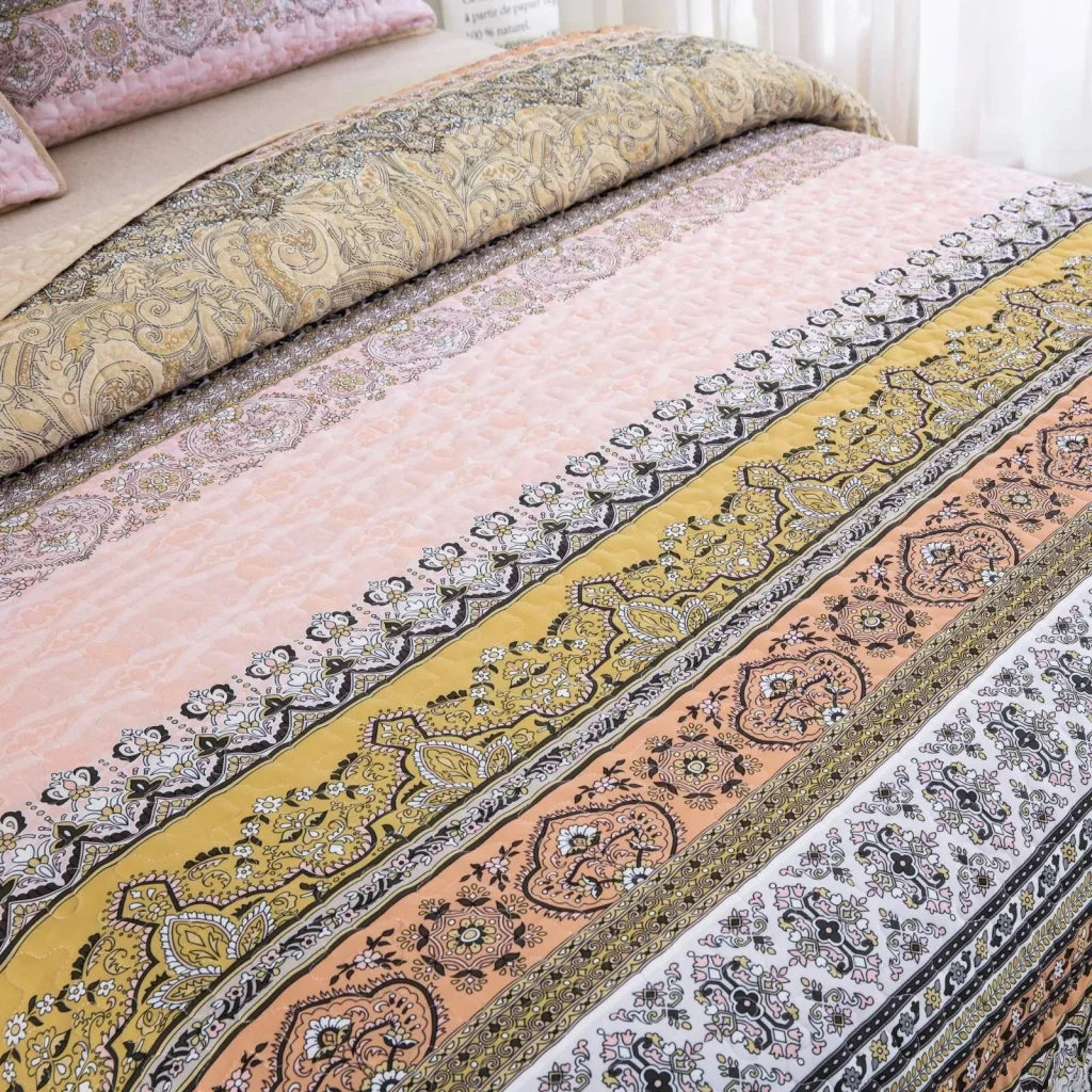 Quilted Bedspread & Pillowcases Set - Crafted Skilled