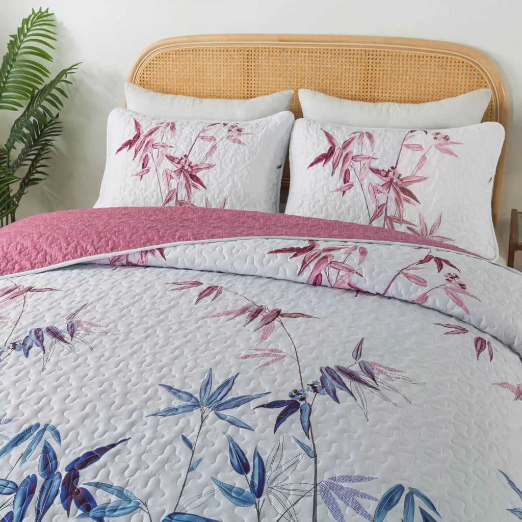 Quilted Bedspread & Pillowcases Set - Floral Embrace Nature